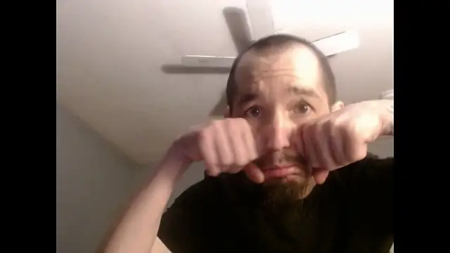 Snapshot of VanceFontaine chatting on 12/18/25, 02:06 VanceFontaine online show from 12/18/25, 02:06