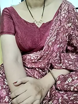 Snapshot of sunitha-3 chatting on 02/28/25, 04:54 sunitha-3 online show from 02/28/25, 04:54