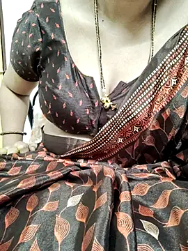 Snapshot of sunitha-3 chatting on 03/08/25, 03:35 sunitha-3 online show from 03/08/25, 03:35