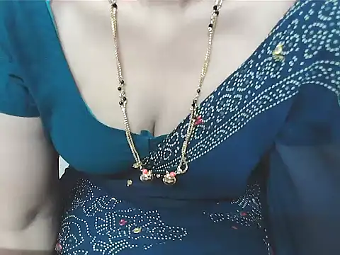 Snapshot of sunitha-3 chatting on 09/18/25, 06:04 sunitha-3 online show from 09/18/25, 06:04