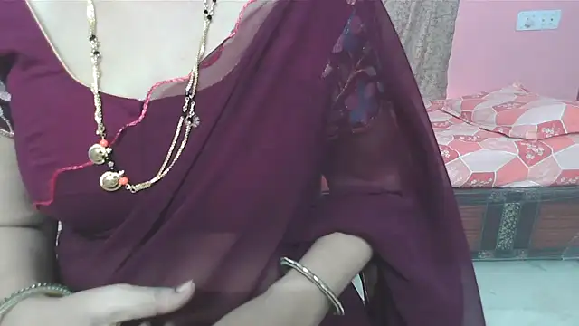 Snapshot of sunitha-3 chatting on 09/22/25, 04:14 sunitha-3 online show from 09/22/25, 04:14