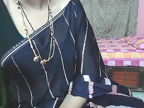 Snapshot of sunitha-3 chatting on 09/27/25, 06:13 sunitha-3 online show from 09/27/25, 06:13