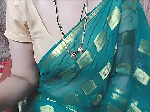 Snapshot of sunitha-3 chatting on 10/13/25, 06:57 sunitha-3 online show from 10/13/25, 06:57