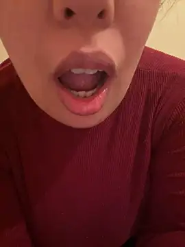 Snapshot of Samarr_9and chatting on 12/24/24, 10:33 Samarr 9and online show from 12/24/24, 10:33