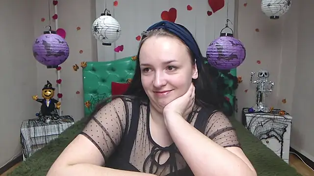 IsabelBlackberry online show from 10/27/25, 06:06