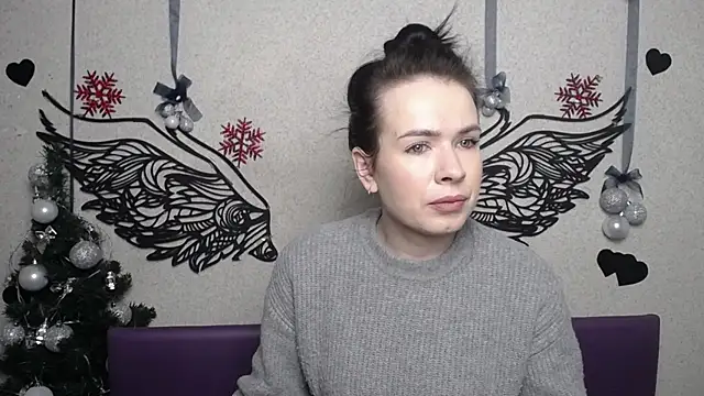 JasmineKouch online show from 12/21/25, 06:42