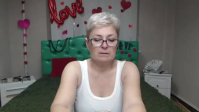 EmiliaGree online show from 11/18/25, 06:12