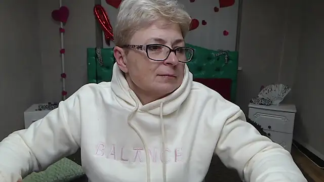 EmiliaGree online show from 02/05/26, 08:24