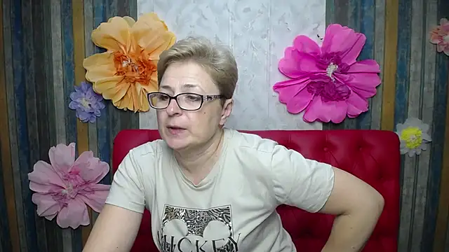 Snapshot of EmiliaGree chatting on 05/15/26, 05:20 EmiliaGree online show from 05/15/26, 05:20