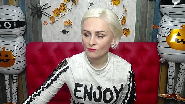 OliviaHorst online show from 10/26/25, 06:14