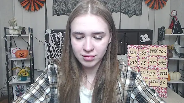 LauraHlot online show from 10/25/25, 05:40