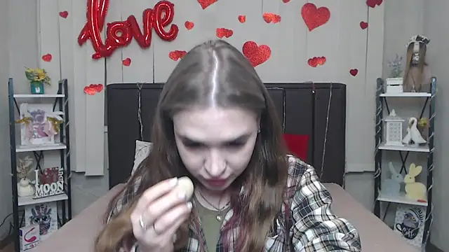 LauraHlot online show from 03/11/26, 06:25