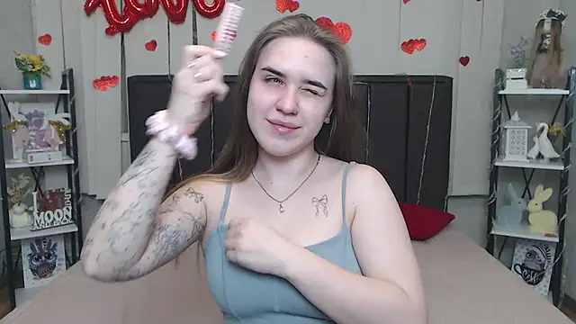 LauraHlot online show from 04/01/26, 05:52