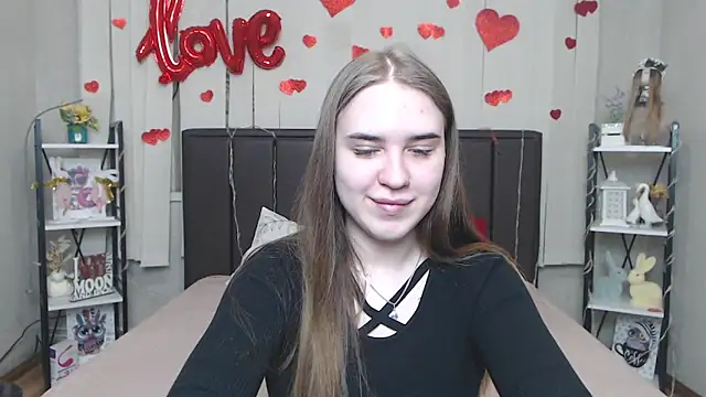 LauraHlot online show from 04/03/26, 05:22