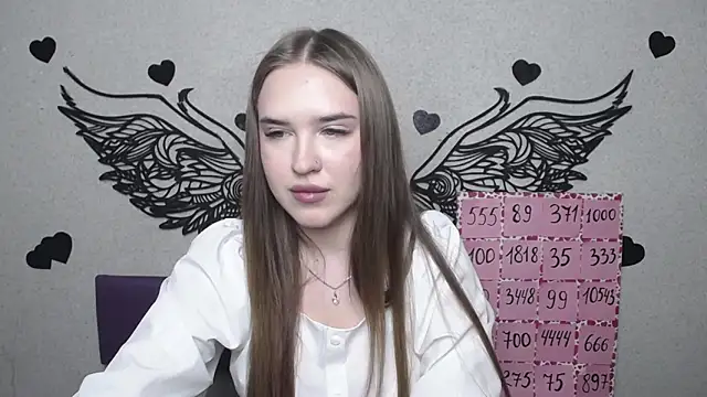 LauraHlot online show from 04/16/26, 05:58