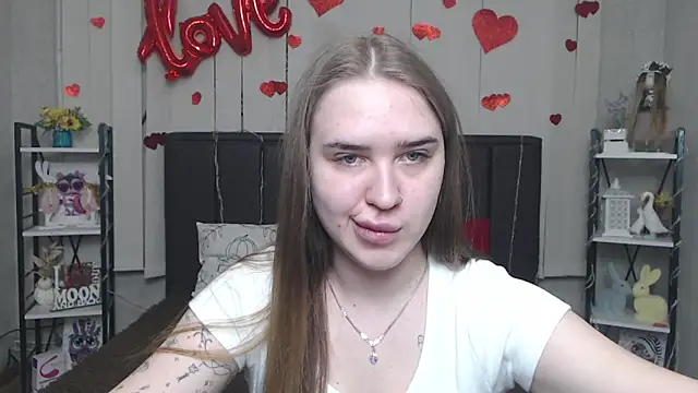Snapshot of LauraHlot chatting on 05/01/26, 05:39 LauraHlot online show from 05/01/26, 05:39