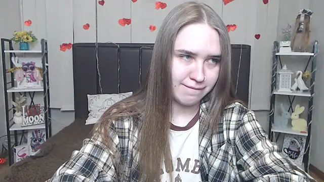 Snapshot of LauraHlot chatting on 05/02/26, 06:13 LauraHlot online show from 05/02/26, 06:13