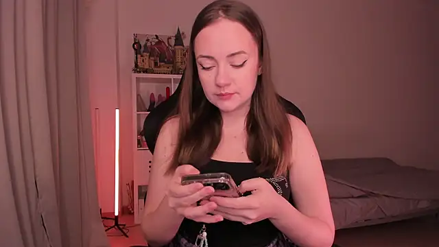 Snapshot of WalkingGirl chatting on 02/04/25, 06:06 WalkingGirl online show from 02/04/25, 06:06