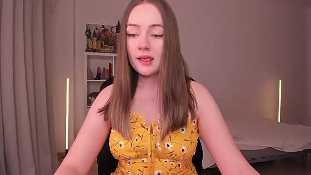 Snapshot of WalkingGirl chatting on 02/08/25, 09:25 WalkingGirl online show from 02/08/25, 09:25