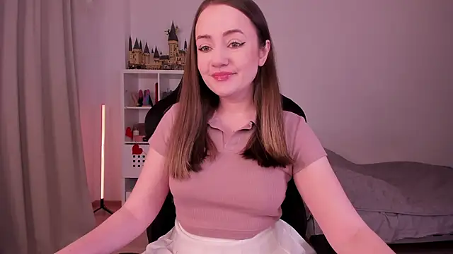 Snapshot of WalkingGirl chatting on 02/16/25, 06:21 WalkingGirl online show from 02/16/25, 06:21