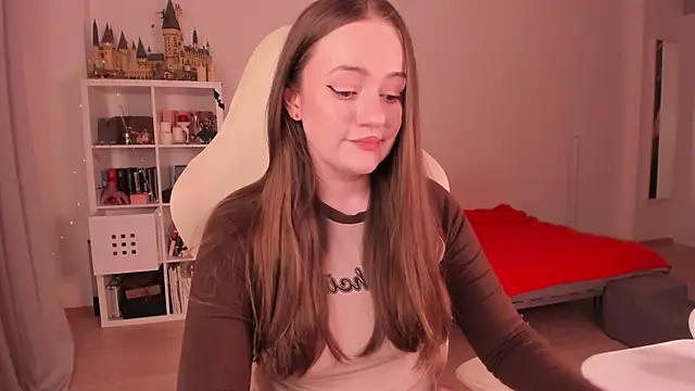 Snapshot of WalkingGirl chatting on 09/27/25, 05:51 WalkingGirl online show from 09/27/25, 05:51