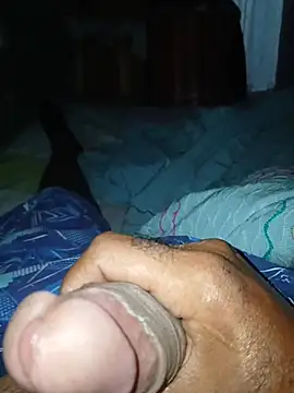 Snapshot of taylorWiiz chatting on 11/11/25, 04:12 taylorWiiz online show from 11/11/25, 04:12