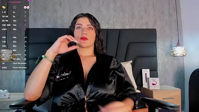 Snapshot of SARA_STONE17 chatting on 02/05/25, 02:48 SARA STONE17 online show from 02/05/25, 02:48