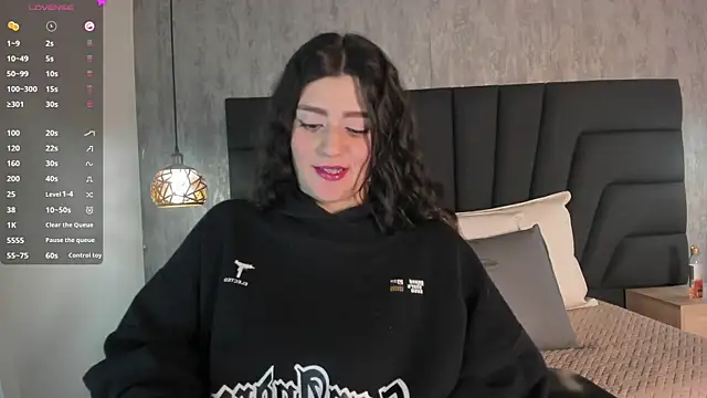 Snapshot of SARA_STONE17 chatting on 02/17/25, 02:48 SARA STONE17 online show from 02/17/25, 02:48