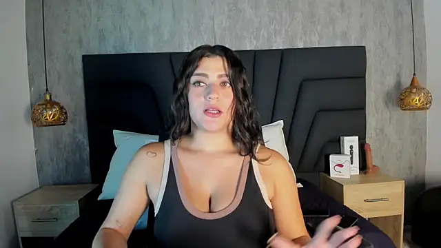 Snapshot of SARA_STONE17 chatting on 03/15/25, 11:51 SARA STONE17 online show from 03/15/25, 11:51