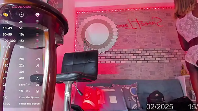 Snapshot of Karla-Ebony chatting on 02/15/25, 09:15 Karla-Ebony online show from 02/15/25, 09:15