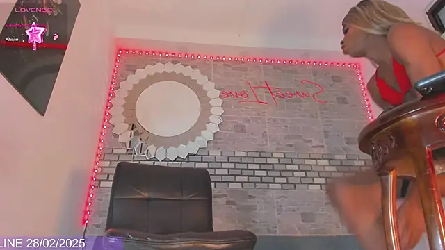 Snapshot of Karla-Ebony chatting on 02/28/25, 01:25 Karla-Ebony online show from 02/28/25, 01:25