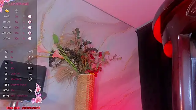 Snapshot of Karla-Ebony chatting on 09/20/25, 02:18 Karla-Ebony online show from 09/20/25, 02:18