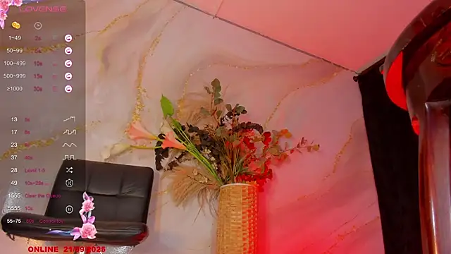 Snapshot of Karla-Ebony chatting on 09/21/25, 03:57 Karla-Ebony online show from 09/21/25, 03:57