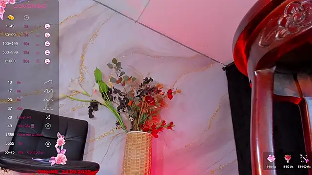 Snapshot of Karla-Ebony chatting on 09/24/25, 01:25 Karla-Ebony online show from 09/24/25, 01:25