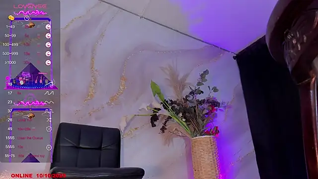 Snapshot of Karla-Ebony chatting on 10/10/25, 02:05 Karla-Ebony online show from 10/10/25, 02:05