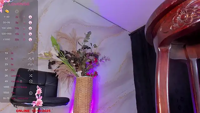 Snapshot of Karla-Ebony chatting on 10/12/25, 02:05 Karla-Ebony online show from 10/12/25, 02:05