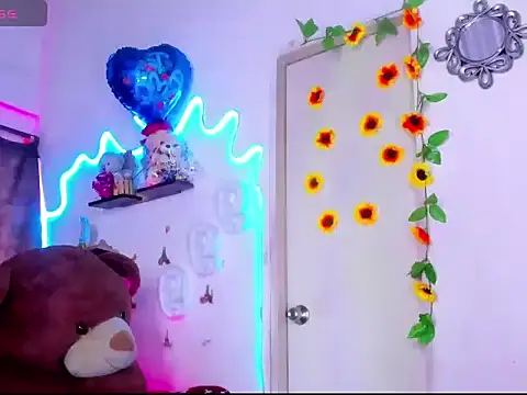 Snapshot of daniela_bigcock22 chatting on 12/13/25, 09:09 daniela bigcock22 online show from 12/13/25, 09:09