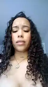 Snapshot of MarieLeon chatting on 01/18/25, 10:39 MarieLeon online show from 01/18/25, 10:39