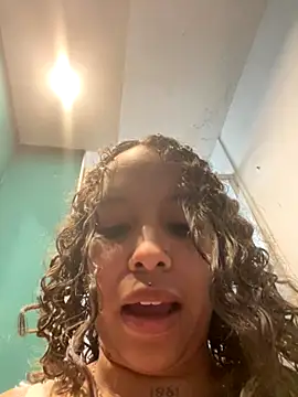 Snapshot of MarieLeon chatting on 10/05/25, 09:13 MarieLeon online show from 10/05/25, 09:13