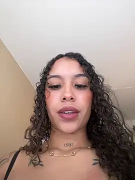 MarieLeon online show from 05/16/26, 07:56