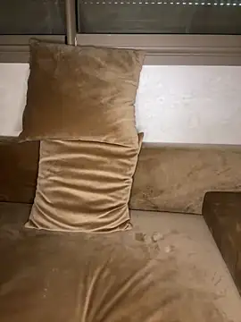 Snapshot of RachaCharmouta chatting on 01/11/25, 01:22 RachaCharmouta online show from 01/11/25, 01:22