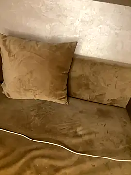 Snapshot of RachaCharmouta chatting on 11/21/25, 09:35 RachaCharmouta online show from 11/21/25, 09:35