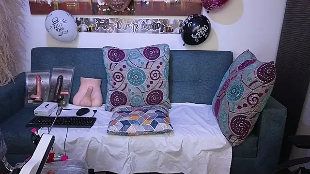 anellejones online show from 03/13/25, 03:22