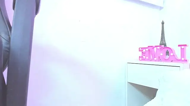 Snapshot of silvana__miller chatting on 02/05/25, 10:22 silvana miller online show from 02/05/25, 10:22