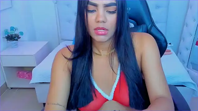 Snapshot of silvana__miller chatting on 03/18/25, 06:59 silvana miller online show from 03/18/25, 06:59