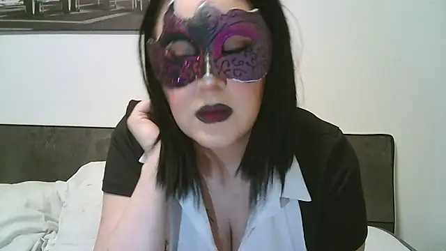 Snapshot of LaDamaNeraa chatting on 10/20/25, 12:38 LaDamaNeraa online show from 10/20/25, 12:38