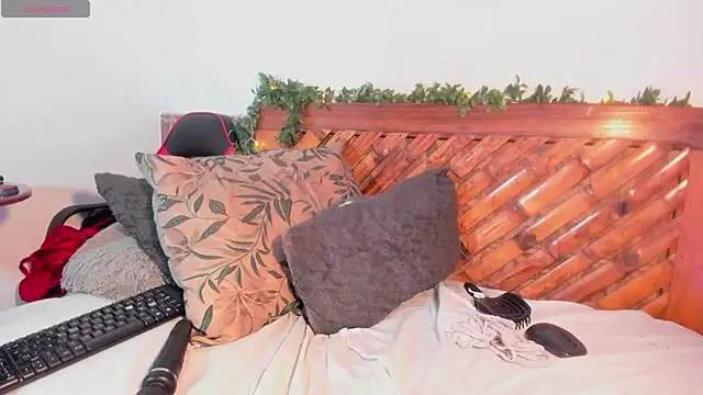 Snapshot of Scarlett_diaz17 chatting on 01/28/25, 02:53 Scarlett diaz17 online show from 01/28/25, 02:53