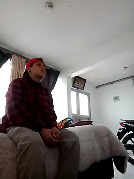 Snapshot of Ssan25 chatting on 10/07/25, 06:38 Ssan25 online show from 10/07/25, 06:38