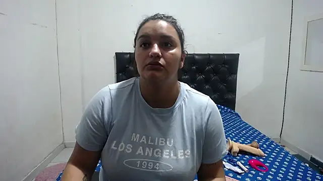 Laurenkenner  online show from 12/15/25, 07:51