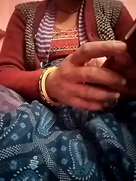 Snapshot of Cutkajal chatting on 12/23/24, 02:28 Cutkajal online show from 12/23/24, 02:28
